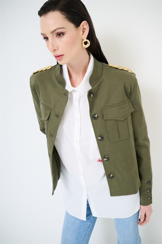 GIACCA CORTA CON TASCHE CARGO E RICAMO SPALLA VERDE MILITARE