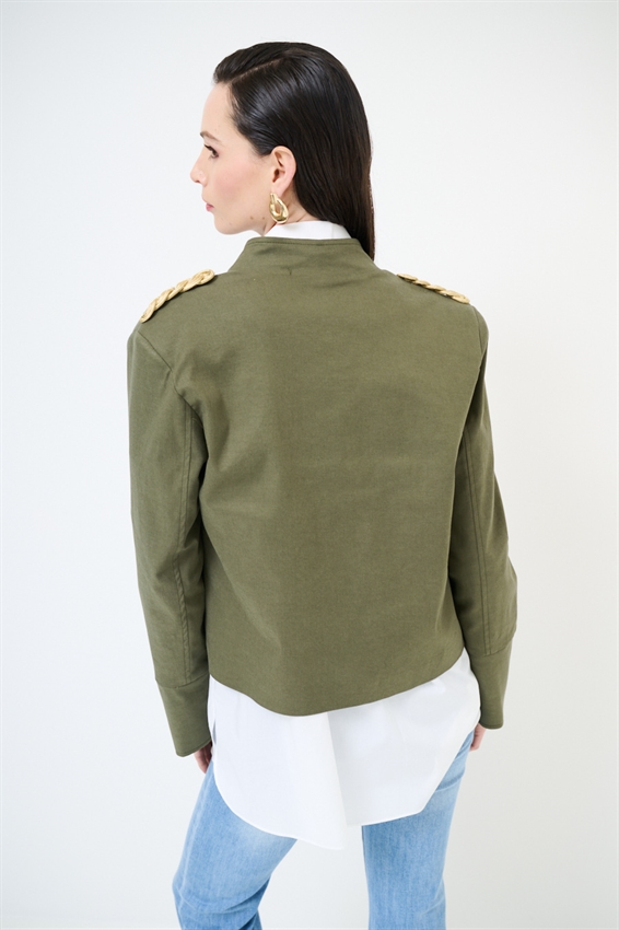 GIACCA CORTA CON TASCHE CARGO E RICAMO SPALLA VERDE MILITARE