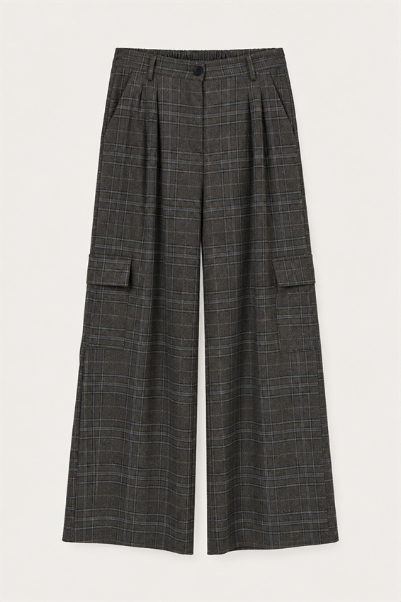 PANTALONE CON TASCONI