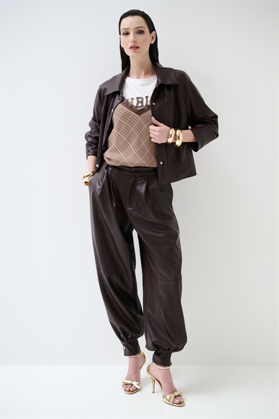 PANTALONE BALLOON ECOPELLE CON BOTT. SU FONDO MORO