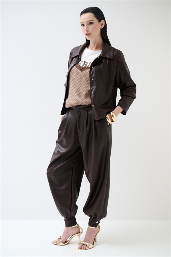 PANTALONE BALLOON ECOPELLE CON BOTT. SU FONDO MORO