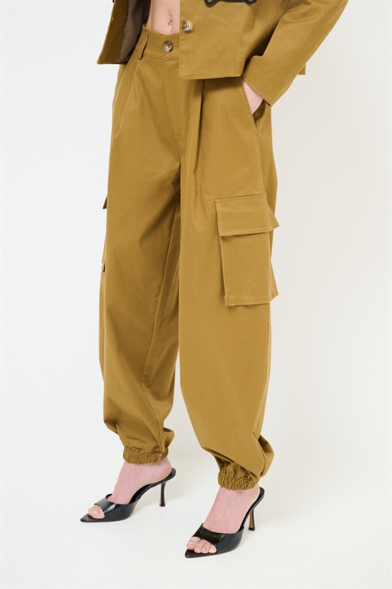 PANTALONE CARGO IN GABARDINA CAMMELLO