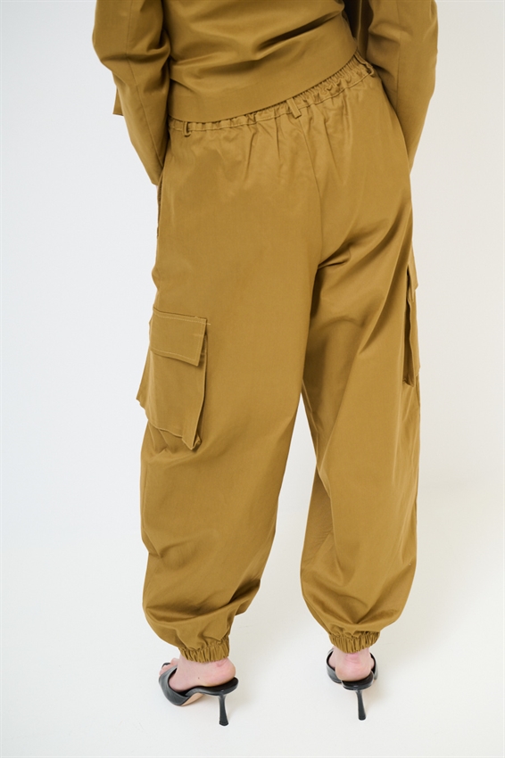 PANTALONE CARGO IN GABARDINA CAMMELLO