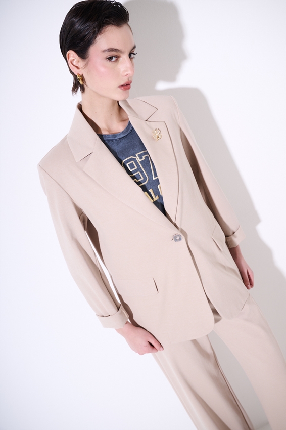 GIACCA BASIC PUNTO MILANO CON PATTINE E SPILLE SABBIA