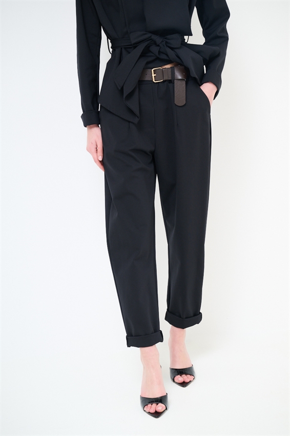 PANTALONE OVETTO PUNTO MILANO CON PINCES E CINTURA NERO