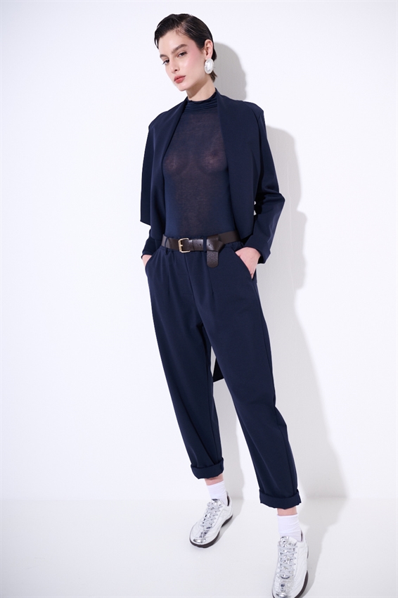 PANTALONE OVETTO PUNTO MILANO CON PINCES E CINTURA BLU