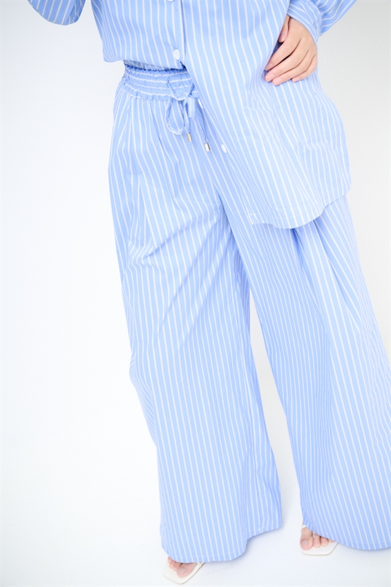 PANTALONE PIJAMA CON PINCE RIGA CELESTE