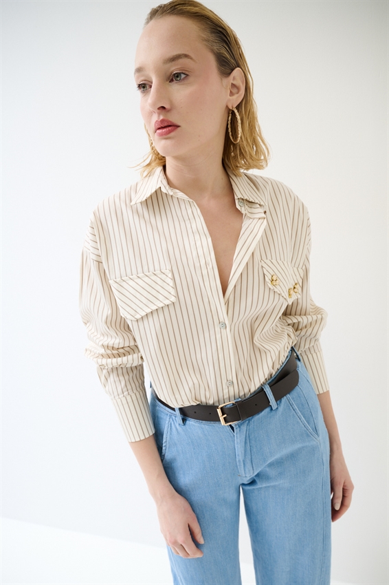 CAMICIA A RIGHE OVER CON PATTINE E STRASS IN POP. PANNA