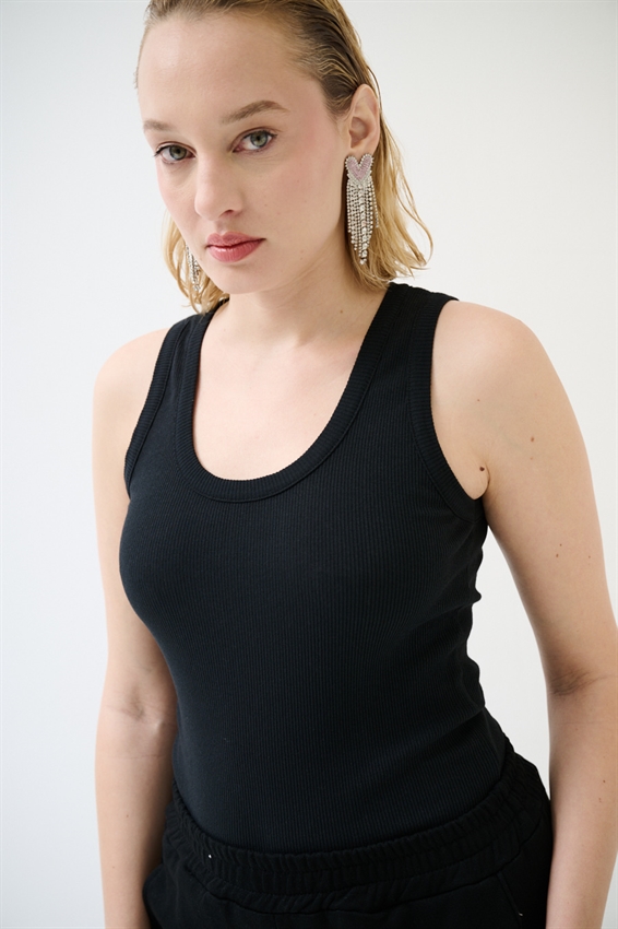 CANOTTA COSTINA CON SCOLLO NERO