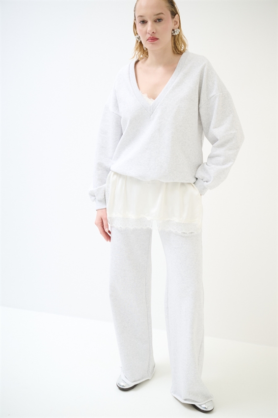 MAXI FELPA CON MINI ABITO SOTTOVESTE IN RASO GRIGIO CHIARO