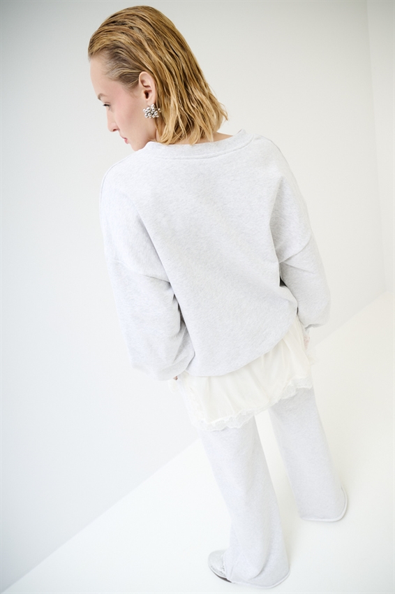 MAXI FELPA CON MINI ABITO SOTTOVESTE IN RASO GRIGIO CHIARO