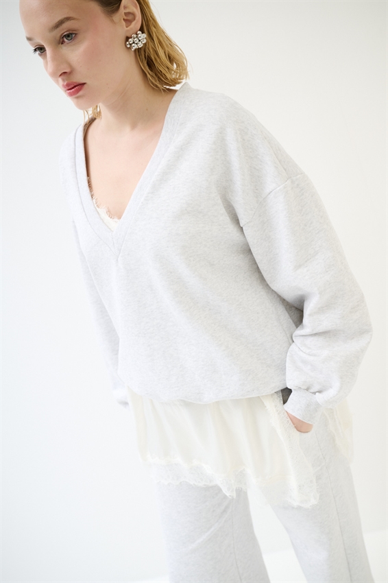 MAXI FELPA CON MINI ABITO SOTTOVESTE IN RASO GRIGIO CHIARO