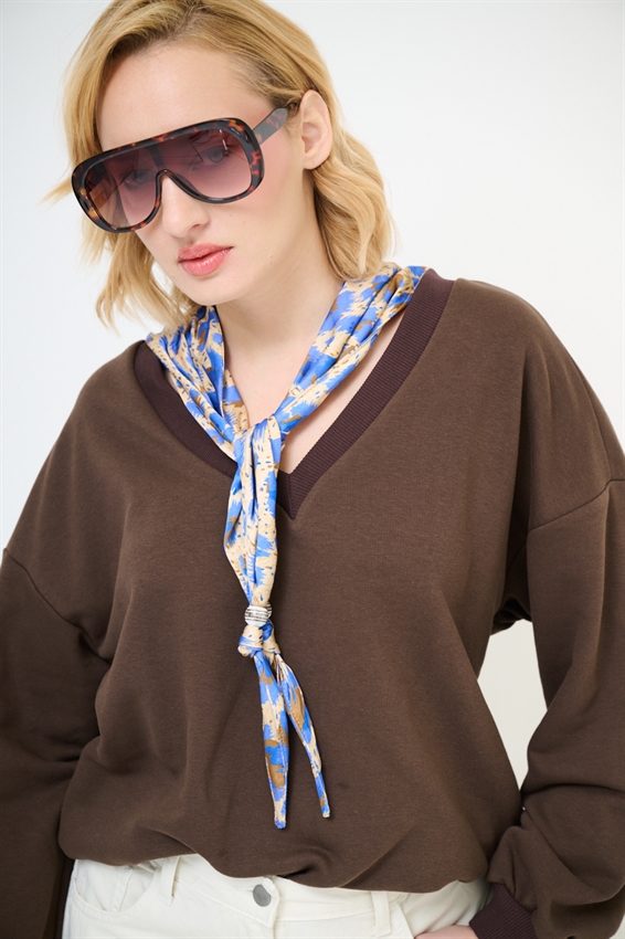 FELPA OVER SCOLLO V + FOULARD MORO