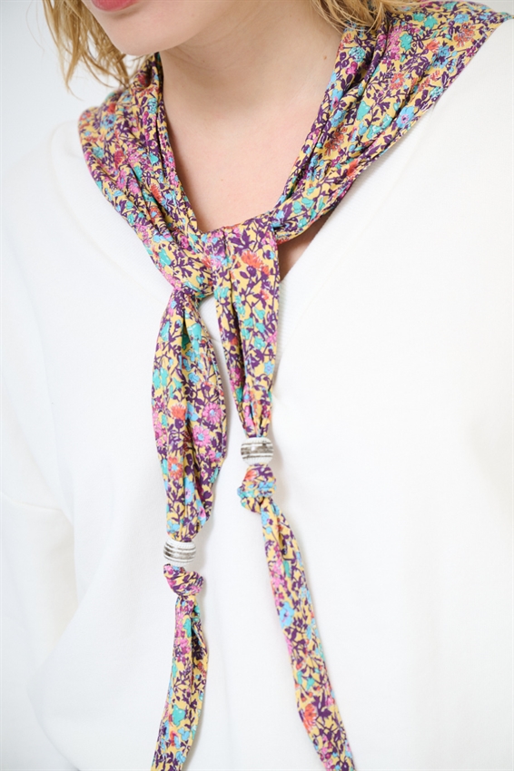 FELPA OVER SCOLLO V + FOULARD PANNA