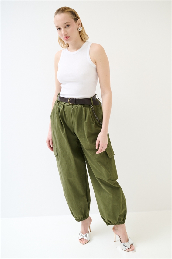 PANTALONE CARGO CON ELASTICO E CINTURA MILITARE