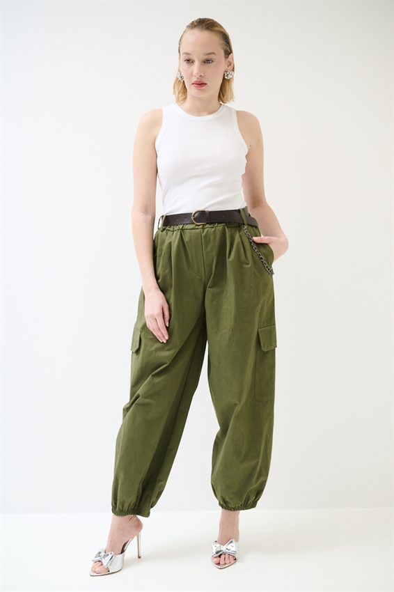 PANTALONE CARGO CON ELASTICO E CINTURA MILITARE