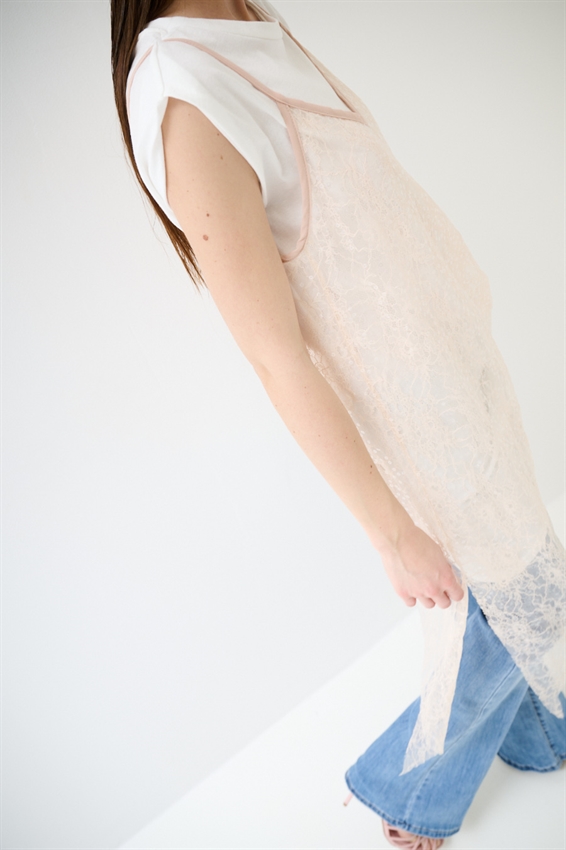 ABITO IN COTONE CON ABITO IN PIZZO ROSA