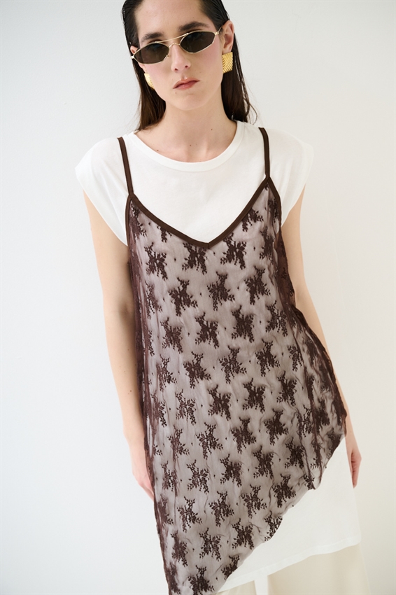 ABITO CON SOVRAPPOSIZIONE IN PIZZO MORO