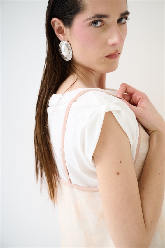 ABITO CON SOVRAPPOSIZIONE IN PIZZO ROSA