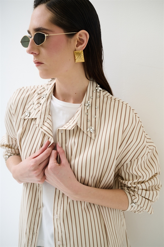 CAMICIA OVER RIGA CON CASTONI MORO