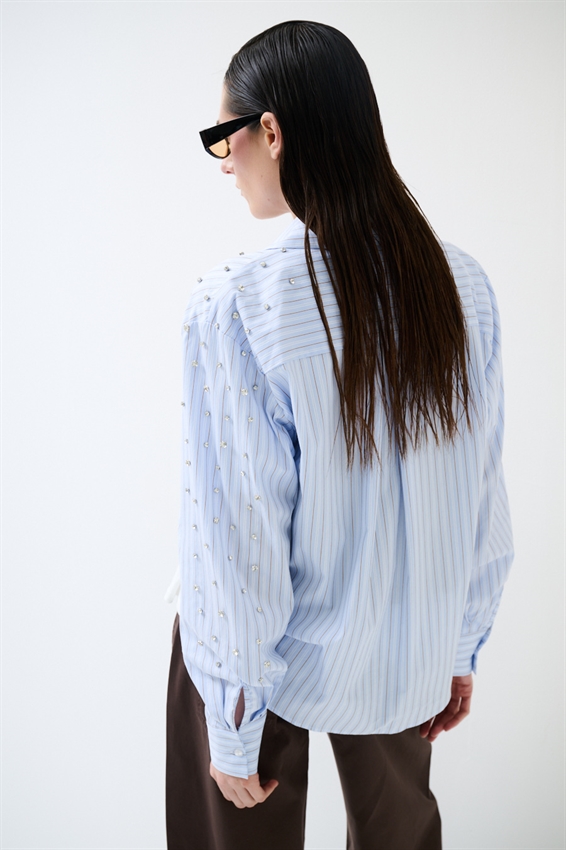 CAMICIA OVERSIZE A FANTASIA CON CASTONI RIGA