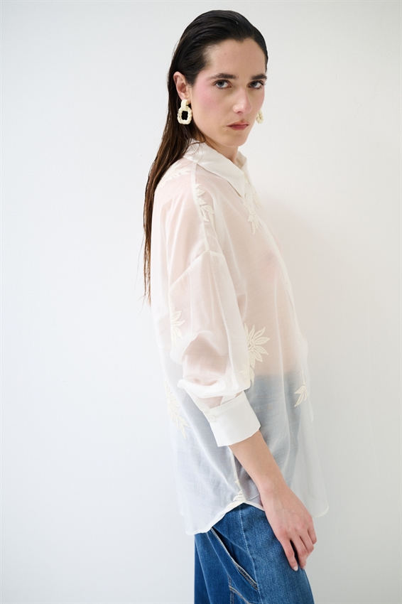 CAMICIA OVERSIZE CON RICAMO LYOCELL BURRO