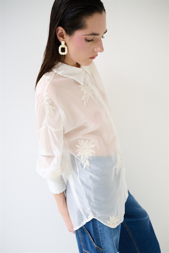 CAMICIA OVERSIZE CON RICAMO LYOCELL BURRO