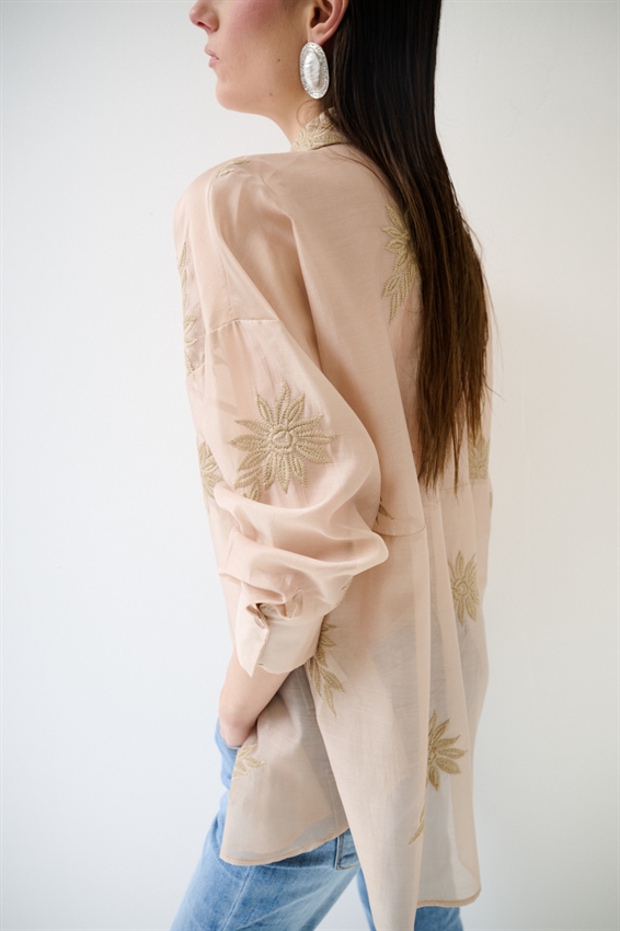 CAMICIA OVERSIZE CON RICAMO LYOCELL NOCCIOLA