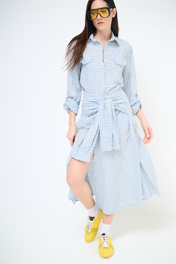 CAMICIA A QUADRI CON TASCHE E SPACCHI CELESTE