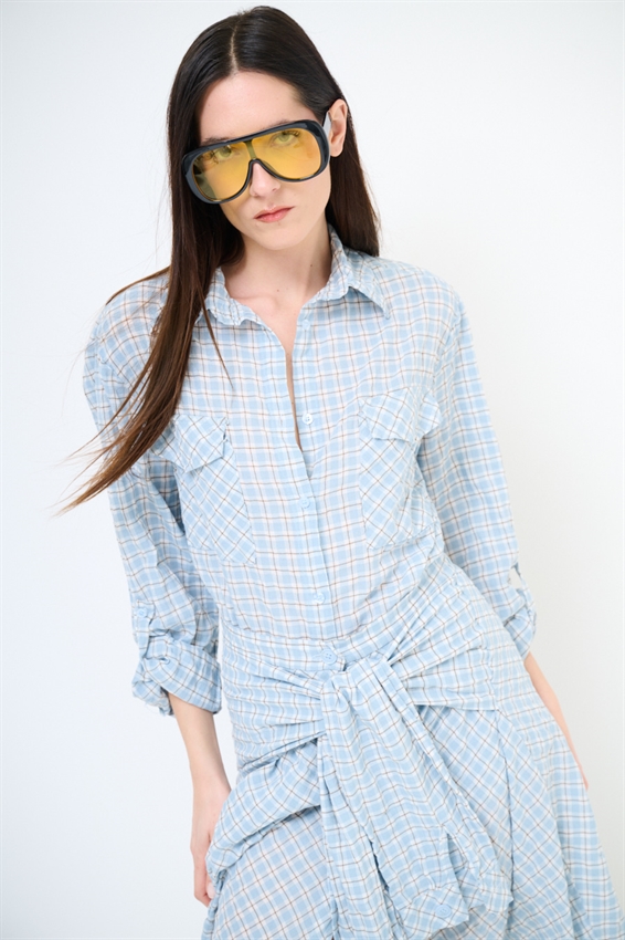 CAMICIA A QUADRI CON TASCHE E SPACCHI CELESTE