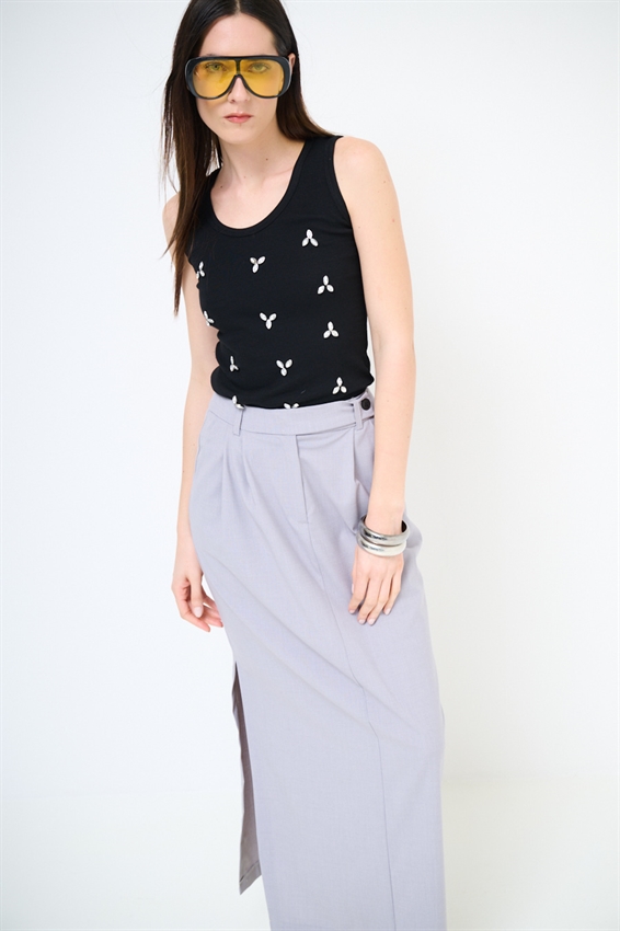 CANOTTA A COSTINE CON CASTONI NERO