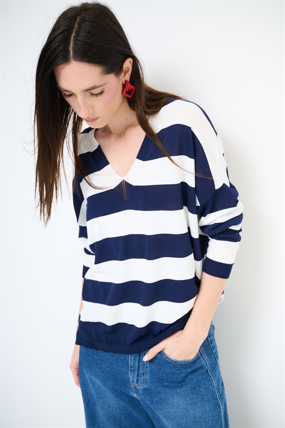 MAGLIA RIGATA CON SCOLLO V PROFONDO BLU