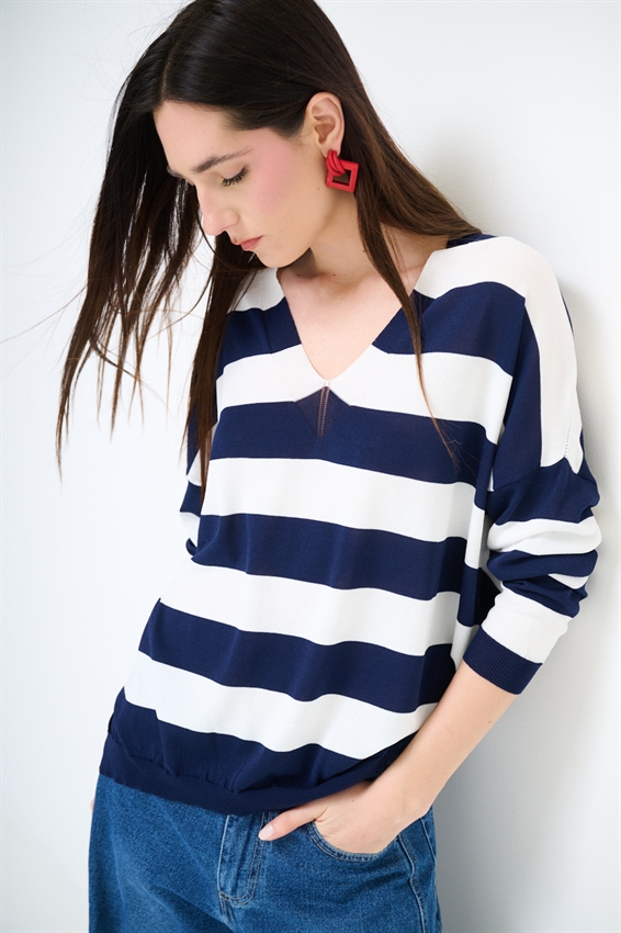 MAGLIA RIGATA CON SCOLLO V PROFONDO BLU