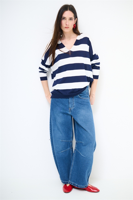 MAGLIA RIGATA CON SCOLLO V PROFONDO BLU