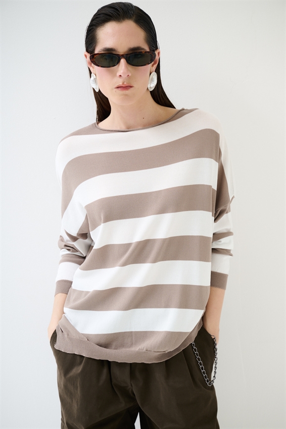 MAGLIA CON SCOLLO A BARCA FANGO