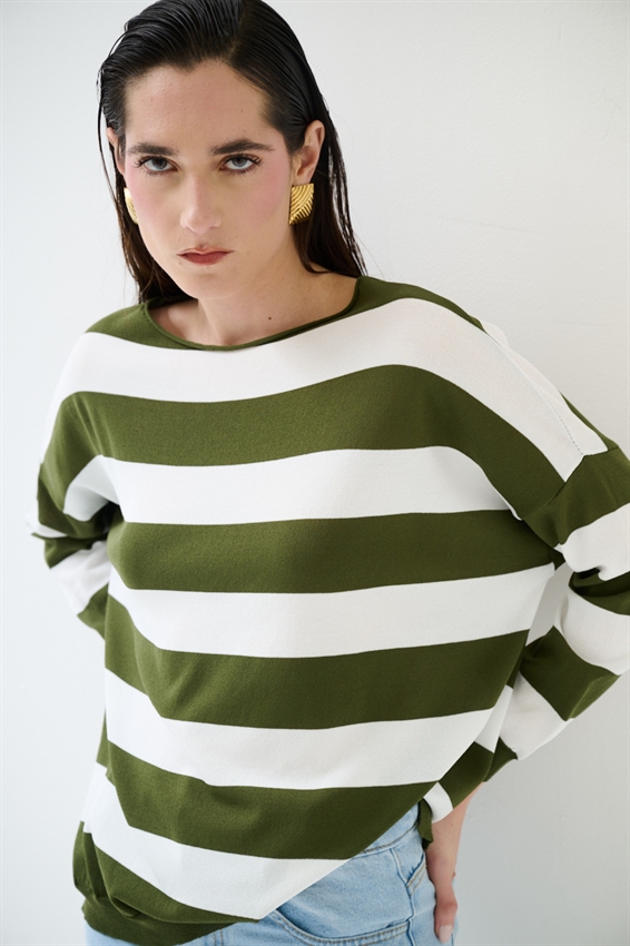 MAGLIA CON SCOLLO A BARCA VERDE MILITARE