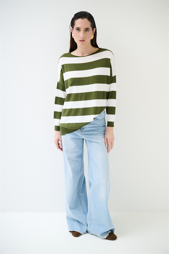 MAGLIA CON SCOLLO A BARCA VERDE MILITARE