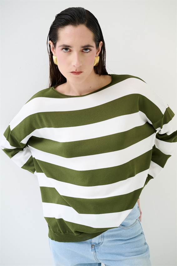 MAGLIA CON SCOLLO A BARCA VERDE MILITARE