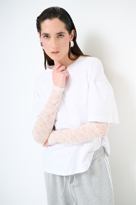 T-SHIRT OVER CON MANICHE IN PIZZO BIANCO