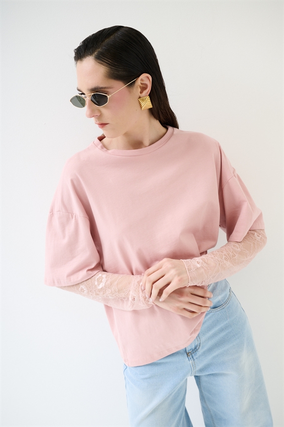 T-SHIRT OVER CON MANICHE IN PIZZO ROSA